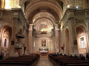 Interno chiesa Governolo
