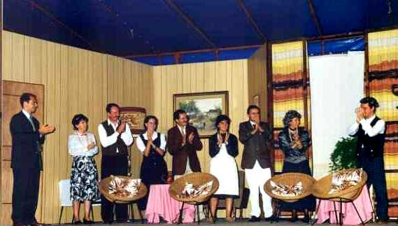 2 scenetta teatrale.jpg (27445 byte)