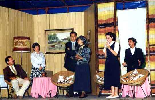 3 scenetta teatrale.jpg (30172 byte)