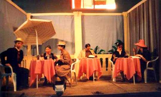 5 scenetta teatrale.jpg (23103 byte)